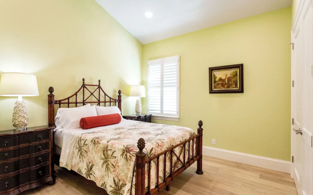 photo 4 of Imola: Newly Remodeled Pool Home Minutes from Vanderbilt Beach. Family-Friendly Retreat with 4 BR, 3.5 Bathrooms, and Private Screened Pool. Perfect Location Near Mercato and Naples Attractions