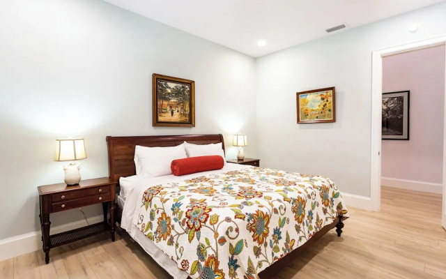 photo 5 of Imola: Newly Remodeled Pool Home Minutes from Vanderbilt Beach. Family-Friendly Retreat with 4 BR, 3.5 Bathrooms, and Private Screened Pool. Perfect Location Near Mercato and Naples Attractions