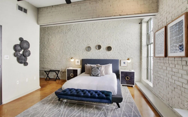 photo 5 of Impressive 2br/2ba Industrial Apt in Nola by Domio