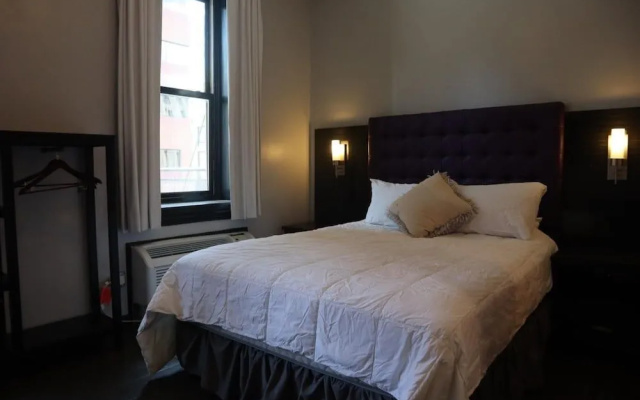 photo 2 of Intimate En Suite Studio