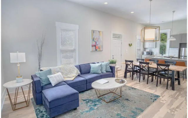 photo 2 of Incredible New 3BR2BA Near Downtown
