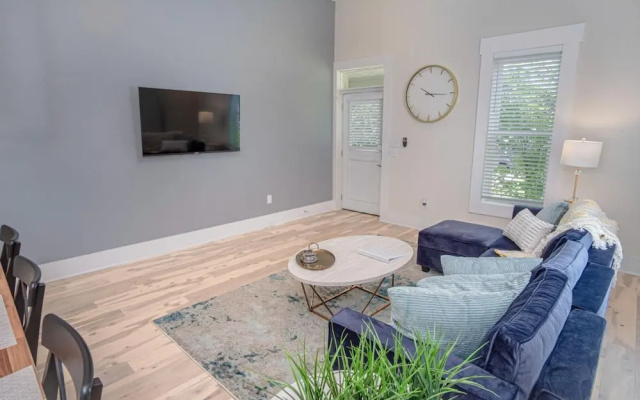 photo 4 of Incredible New 3br/2ba Near Downtown