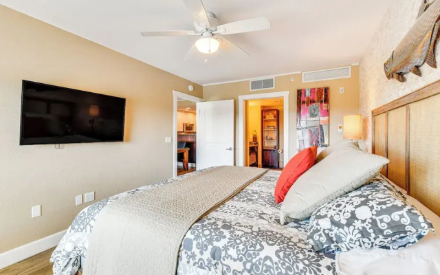 photo 3 of Indian Rocks Beach Condo: 2 Balconies, Near Ocean!