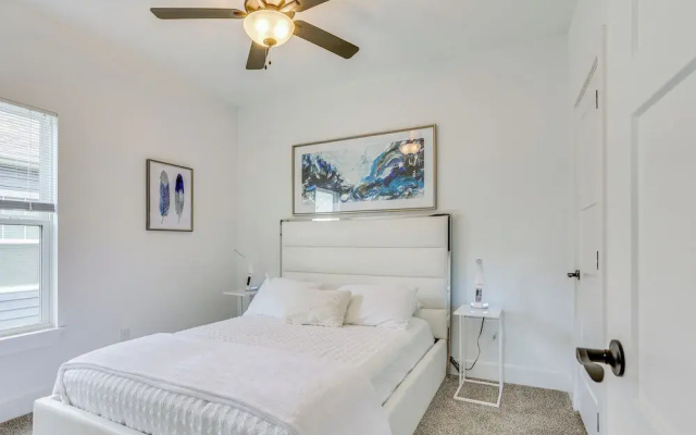 photo 3 of Indiana Vacation Rental Near Downtown Louisville!