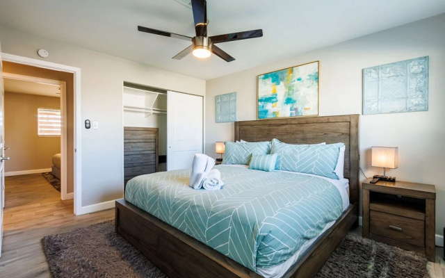 photo 4 of 4BR Sleeps 8 Heated Pool Yard Games Bbq!