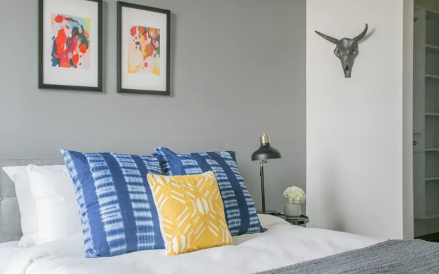 photo 4 of Industrial Wicker Park Suites by Sonder