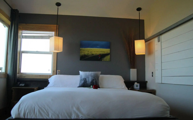photo 4 of Oceanfront Inn at Discovery Coast