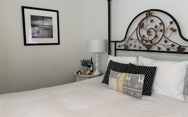 photo 2 of Inn at Playa del Rey