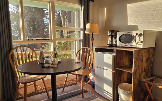 photo 3 of The Inn at Schoolhouse Creek