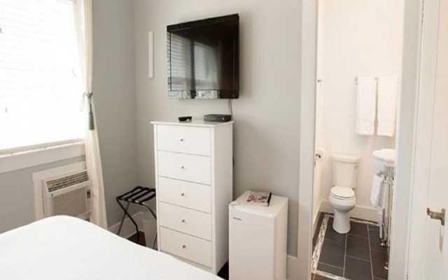 photo 4 of Inn at Sea Chambers