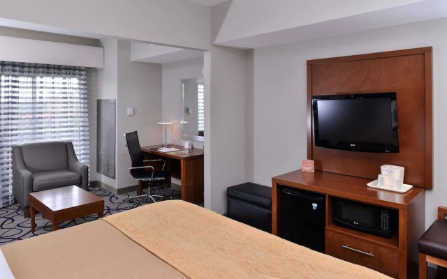 photo 4 of Comfort Inn & Suites Frisco - Plano