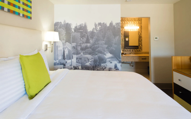 photo 5 of Inn at Temescal