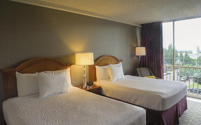 photo 3 of Inn At The Convention Center
