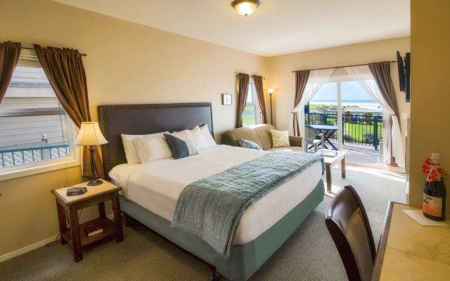 photo 2 of Inn at the Prom Oceanfront Seaside