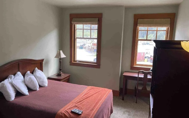 photo 3 of The Inn at Whittier