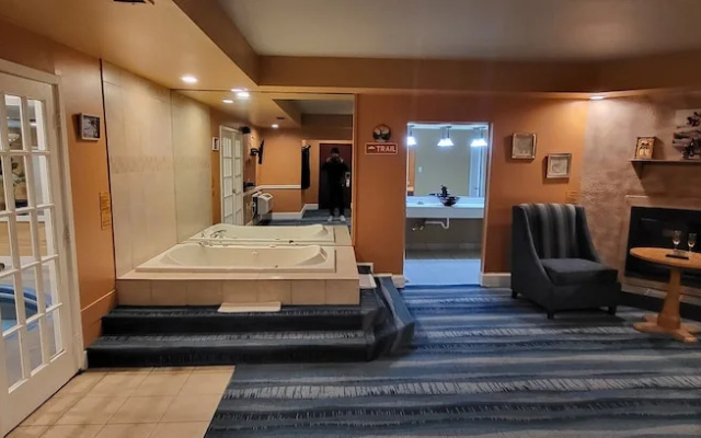 photo 2 of Inn of The Dove Harrisburg-Hershey Romantic Suites