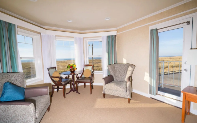 photo 2 of Inn of the Four Winds Oceanfront Seaside