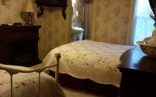 photo 3 of The Alma House Inn