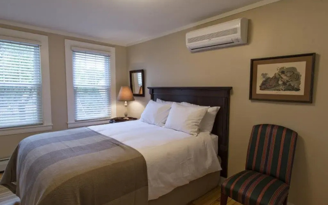 photo 4 of Inn on Shore Road