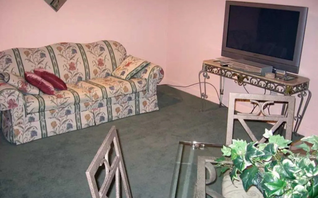 photo 3 of Inn Port Lodging