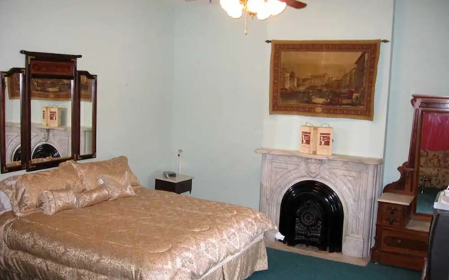 photo 5 of Inn Port Lodging
