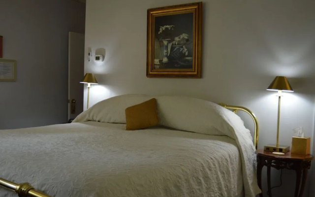 photo 2 of Inn the Woods Bed and Breakfast