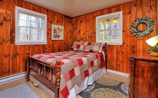photo 2 of Inn The Woods