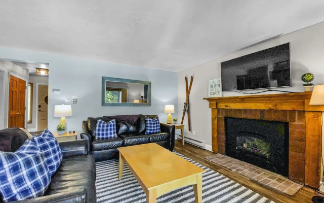 photo 2 of Inner Circle #6 (Condo with Pool & Hot Tub)