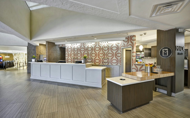 photo 2 of DoubleTree by Hilton Phoenix North