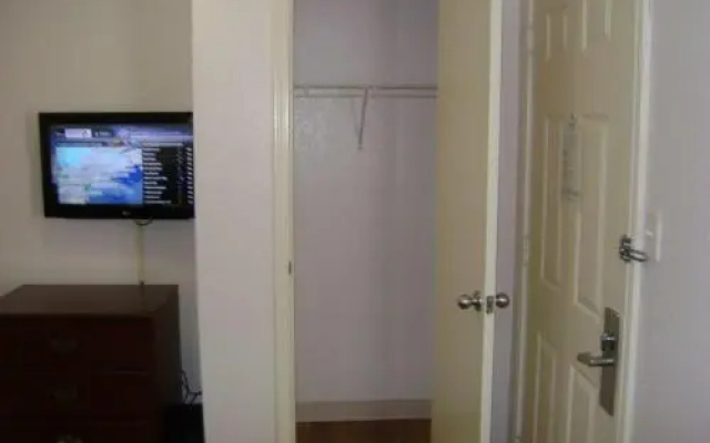 photo 2 of InTown Suites Houston West