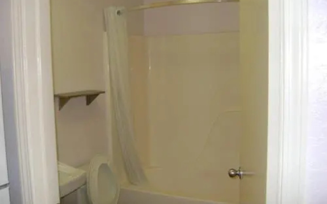 photo 5 of InTown Suites Houston West