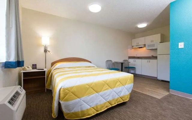 photo 4 of InTown Suites Extended Stay Lewisville TX - Valley View Dr