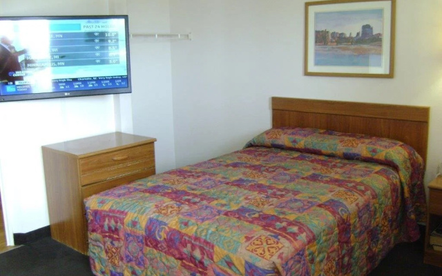photo 4 of InTown Suites Extended Stay Houston TX - West Oaks