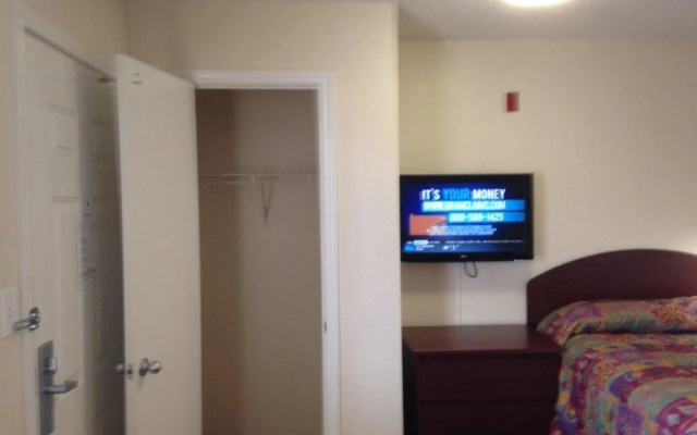photo 5 of InTown Suites Extended Stay Houston TX - West Oaks