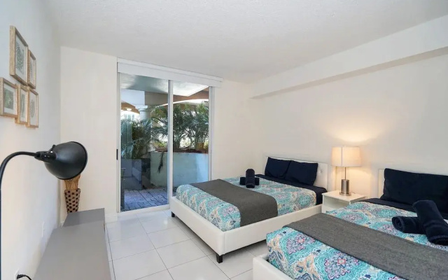 photo 2 of Intracoastal Sunny Isles by SunPearl