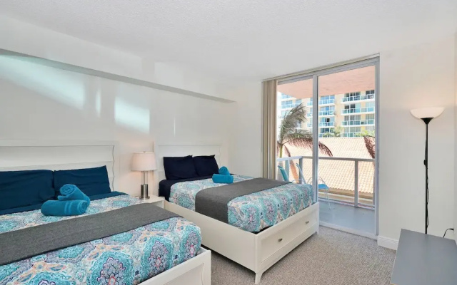 photo 5 of Intracoastal Sunny Isles by SunPearl