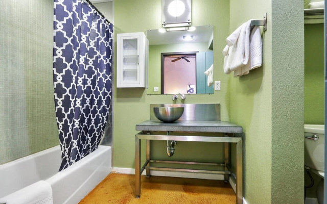 photo 3 of Inventive 2br/2.5 BA Industrial Apt by Domio