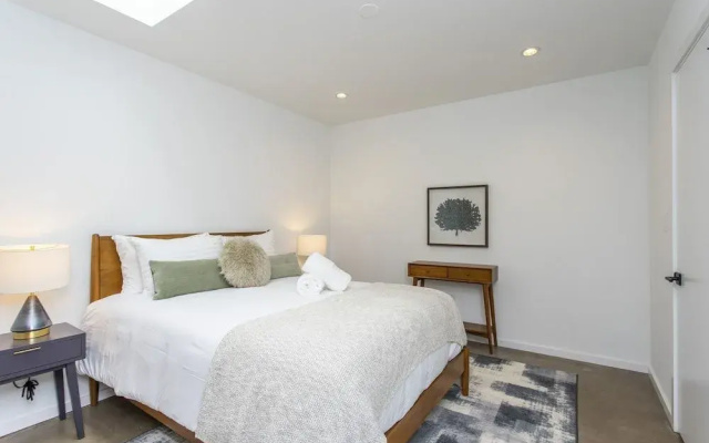 photo 5 of Inventors' Loft - Relax/explore/play - Sleeps 10!