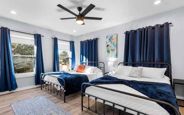 photo 3 of Inviting 4BR 2 5BA Downtown Home With Ample Space