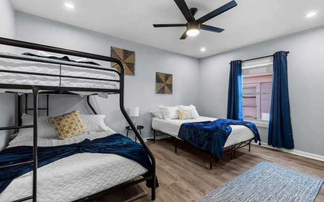 photo 4 of Inviting 4BR 2 5BA Downtown Home With Ample Space
