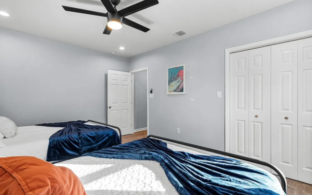 photo 3 of Inviting 4br/2.5ba Downtown Home With Ample Space!