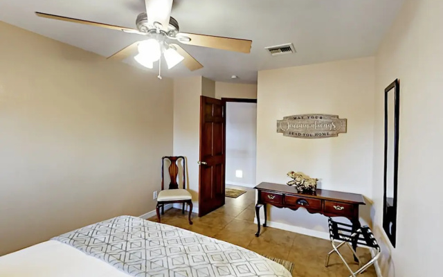 photo 3 of Inviting Central Scottsdale Stunner - 5 Br Home