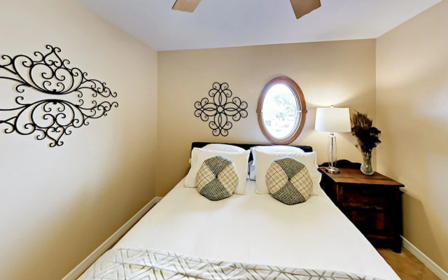 photo 5 of Inviting Central Scottsdale Stunner - 5 Br Home