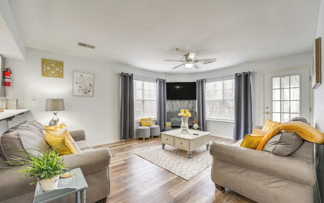 photo 5 of Inviting Condo w/ Pool Access, Near Branson Strip!