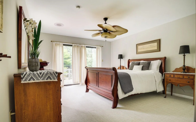 photo 3 of 3 Mi to Downtown: Inviting Lancaster Home!