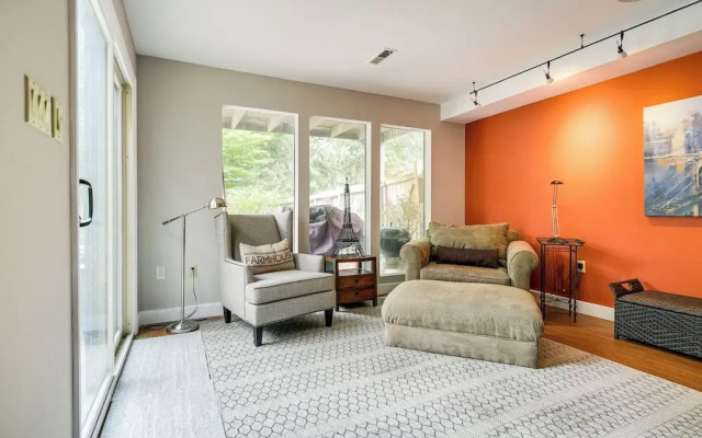 photo 5 of 3 Mi to Downtown: Inviting Lancaster Home!