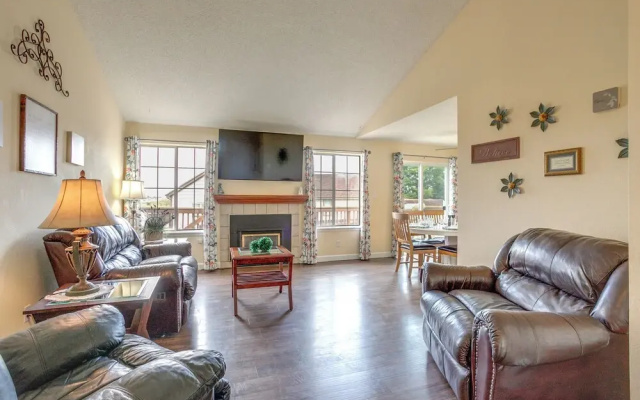 photo 2 of Grill, Fireplace & Fenced-in Yard: Thornton Home!