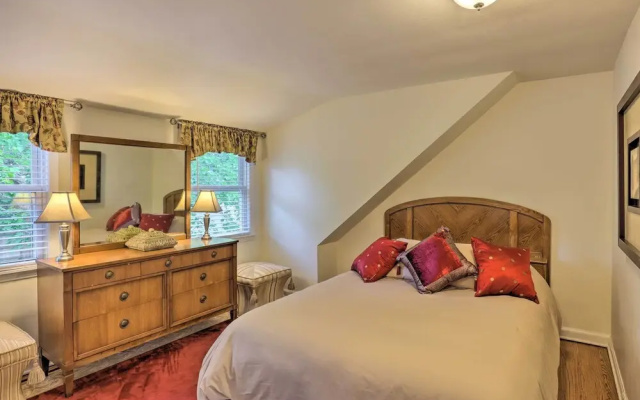photo 4 of Pet-friendly Whitefish Bay Getaway w/ Large Yard!