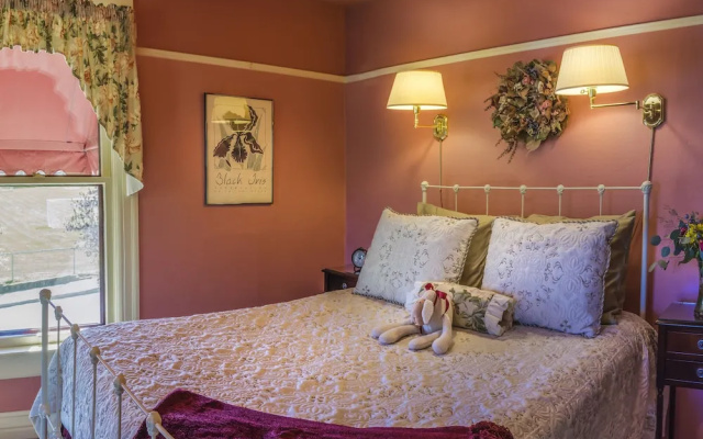 photo 5 of Iris Inn