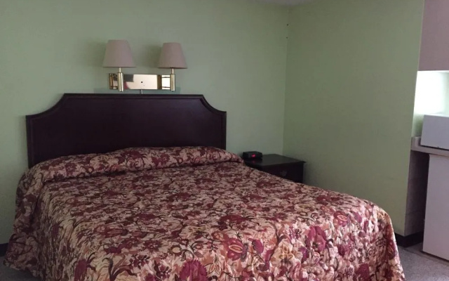 photo 4 of Iron Horse Inn